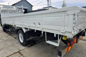 サムネイル: 平成28年　いすゞ　フォワード　４トン平ロング（車検令和7年8月）