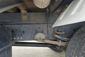 サムネイル: 平成28年　いすゞ　フォワード　４トン平ロング（車検令和7年8月）