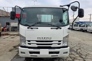 サムネイル: 平成28年　いすゞ　フォワード　４トン平ロング（車検令和7年8月）
