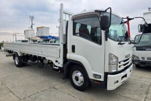 サムネイル: 平成28年　いすゞ　フォワード　４トン平ロング（車検令和7年8月）