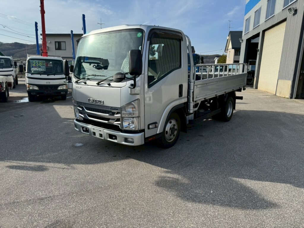 平成29年  エルフ2ｔ平  4ＷＤ！！