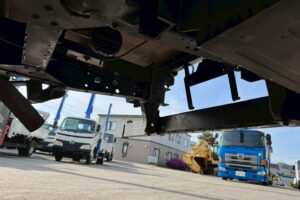 サムネイル: 平成29年  エルフ2ｔ平  4ＷＤ！！
