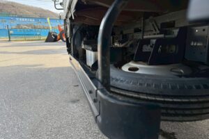 サムネイル: 平成29年  エルフ2ｔ平  4ＷＤ！！