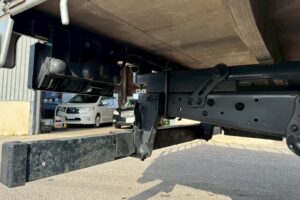 サムネイル: 平成29年  エルフ2ｔ平  4ＷＤ！！