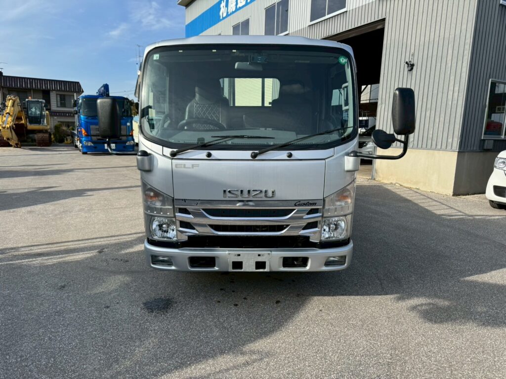 平成29年  エルフ2ｔ平  4ＷＤ！！