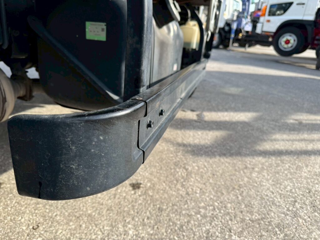 平成29年  エルフ2ｔ平  4ＷＤ！！
