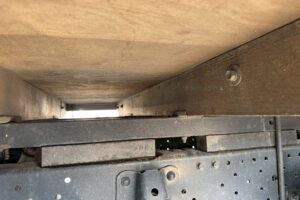 サムネイル: 平成29年  エルフ2ｔ平  4ＷＤ！！