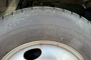 サムネイル: 平成29年  エルフ2ｔ平  4ＷＤ！！
