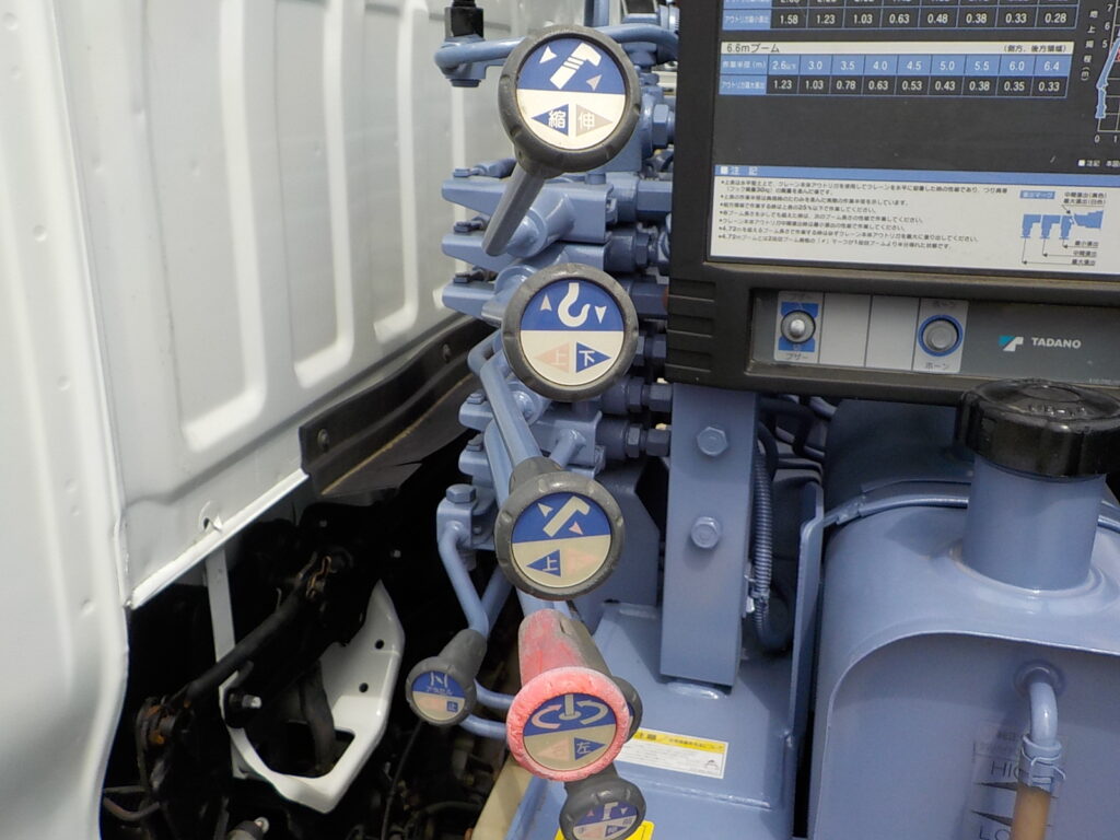 平成18年　エルフ 2ｔ3段クレーン　★ロング★フックイン★荷台内寸370㎝×178㎝★