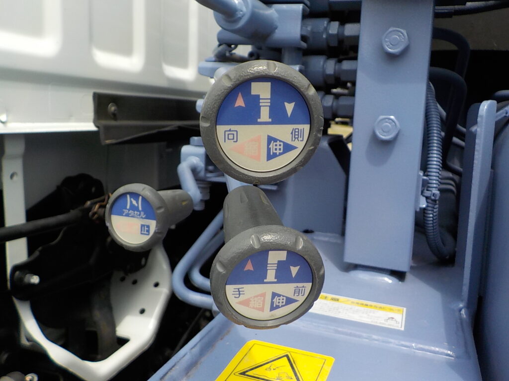 平成18年　エルフ 2ｔ3段クレーン　★ロング★フックイン★荷台内寸370㎝×178㎝★