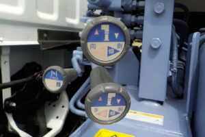 サムネイル: 平成18年　エルフ 2ｔ3段クレーン　★ロング★フックイン★荷台内寸370㎝×178㎝★