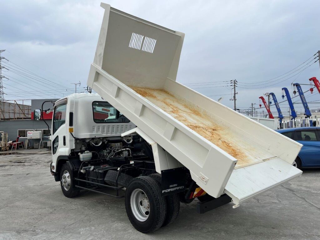 平成29年　いすゞ　フォワード　４トンダンプ　Ｌゲート（車検令和7年11月）