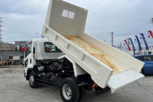 サムネイル: 平成29年　いすゞ　フォワード　４トンダンプ　Ｌゲート（車検令和7年11月）