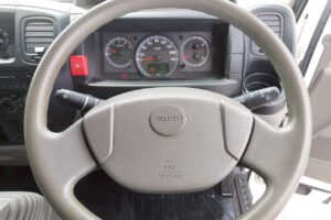サムネイル: 平成20年　エルフ 1.4ｔ平　4ＷＤ！！