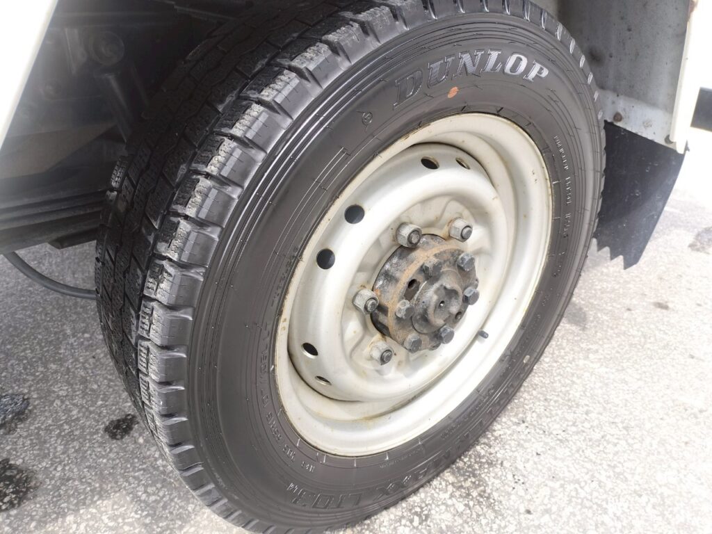 平成20年　エルフ 1.4ｔ平　4ＷＤ！！