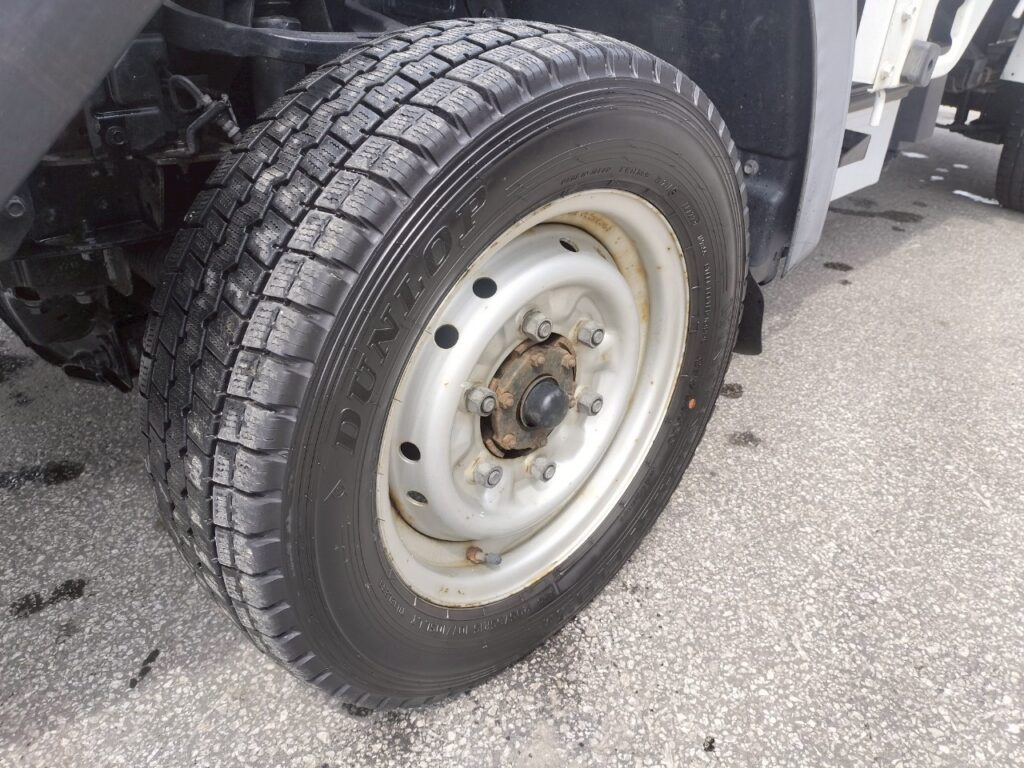 平成20年　エルフ 1.4ｔ平　4ＷＤ！！