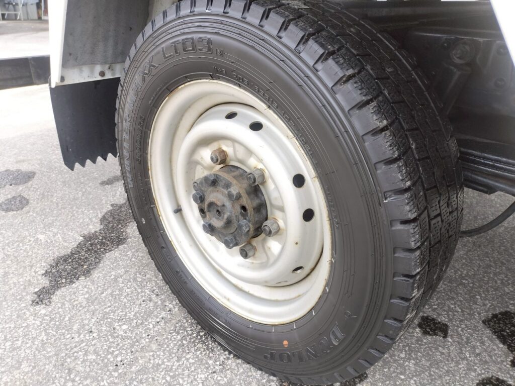 平成20年　エルフ 1.4ｔ平　4ＷＤ！！