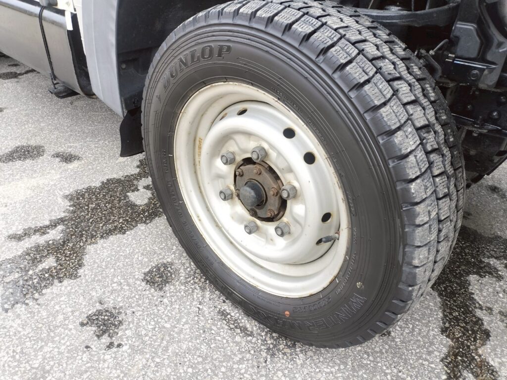 平成20年　エルフ 1.4ｔ平　4ＷＤ！！