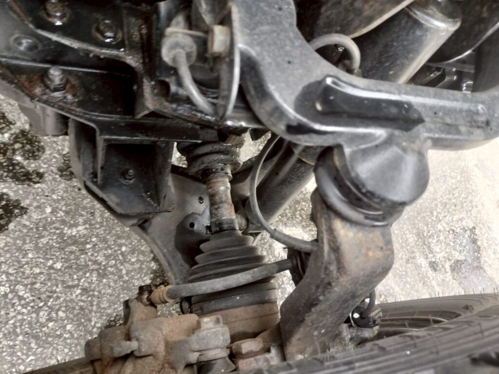 平成20年　エルフ 1.4ｔ平　4ＷＤ！！