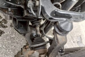 サムネイル: 平成20年　エルフ 1.4ｔ平　4ＷＤ！！