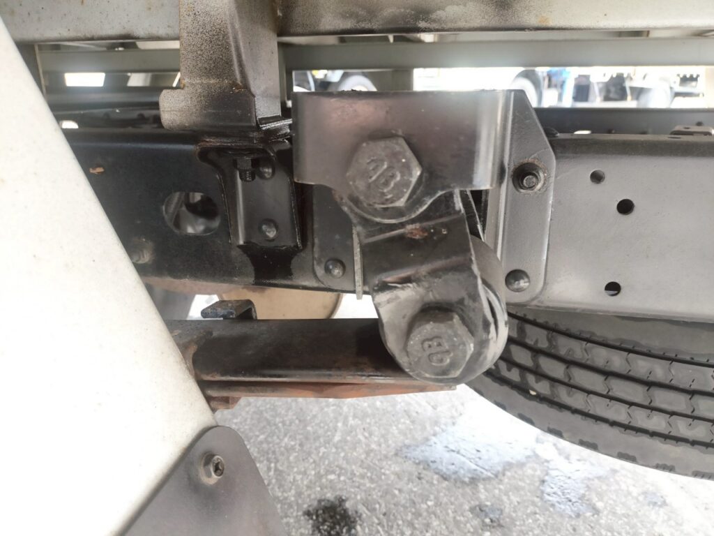 平成20年　エルフ 1.4ｔ平　4ＷＤ！！