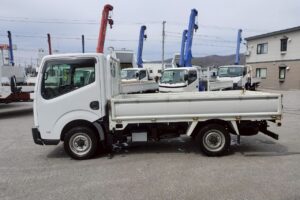 サムネイル: 平成20年　エルフ 1.4ｔ平　4ＷＤ！！