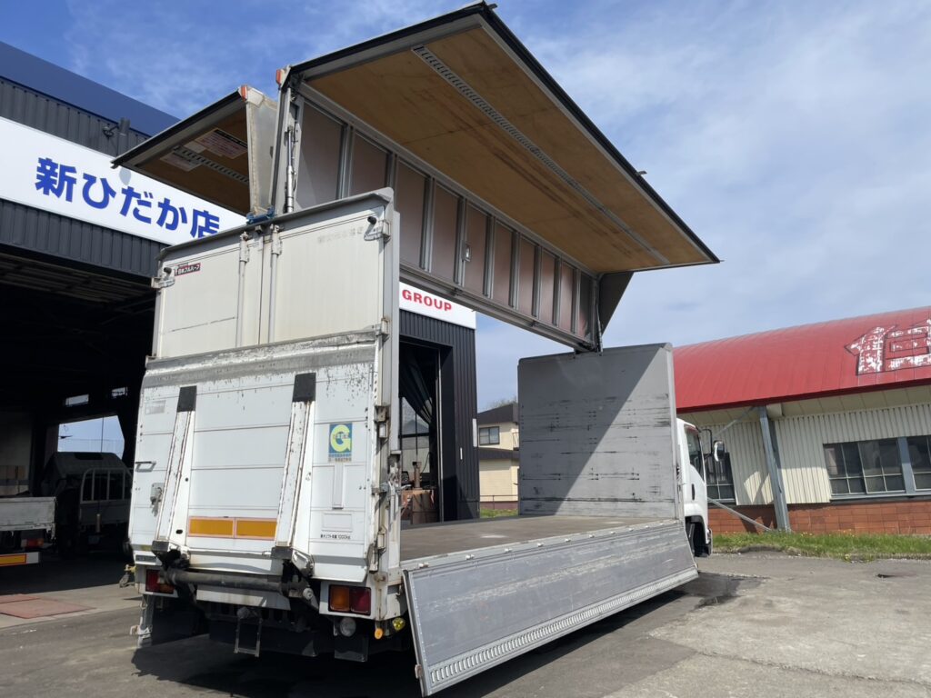 平成24年　フォワード４トンアルミウィングパワーゲート・ベッド付　車検1年付