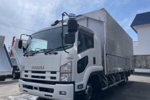 サムネイル: 平成24年　フォワード４トンアルミウィングパワーゲート・ベッド付　車検1年付