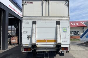 サムネイル: 平成24年　フォワード４トンアルミウィングパワーゲート・ベッド付　車検1年付