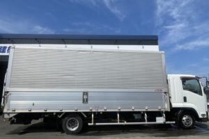 サムネイル: 平成24年　フォワード４トンアルミウィングパワーゲート・ベッド付　車検1年付