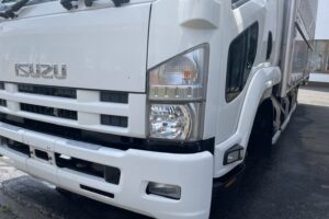 サムネイル: 平成24年　フォワード４トンアルミウィングパワーゲート・ベッド付　車検1年付