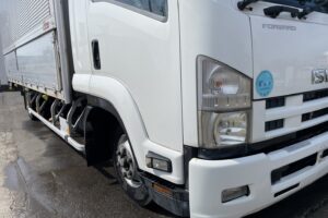 サムネイル: 平成24年　フォワード４トンアルミウィングパワーゲート・ベッド付　車検1年付
