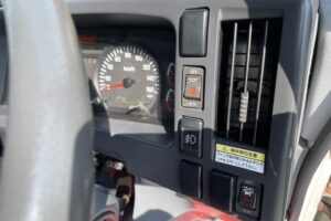 サムネイル: 平成24年　フォワード４トンアルミウィングパワーゲート・ベッド付　車検1年付
