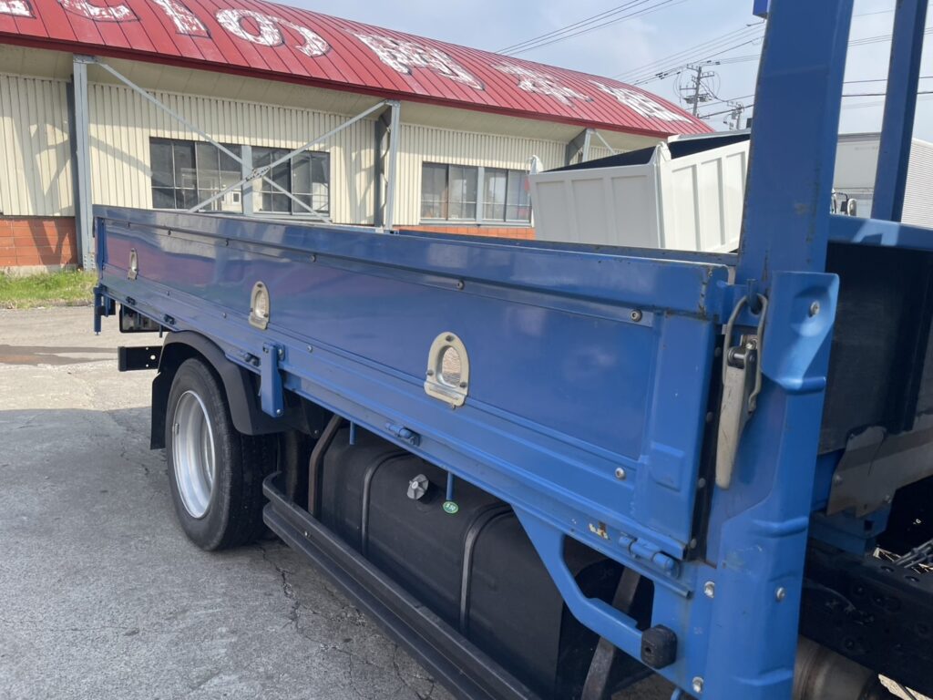 平成19年　デュトロ２トン４段クレーンロングラジコン　フックイン　走行３万キロ！！
