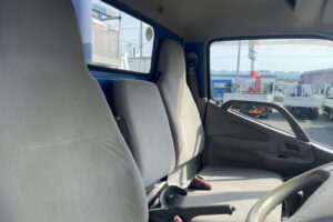 サムネイル: 平成19年　デュトロ２トン４段クレーンロングラジコン　フックイン　走行３万キロ！！