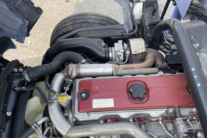 サムネイル: 平成19年　デュトロ２トン４段クレーンロングラジコン フックイン 塗装済み