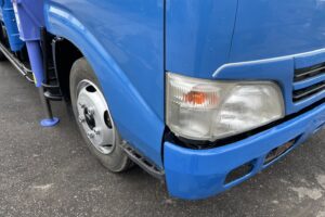 サムネイル: 平成19年　デュトロ２トン４段クレーンロングラジコン フックイン 塗装済み
