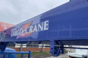 サムネイル: 平成19年　デュトロ２トン４段クレーンロングラジコン フックイン 塗装済み