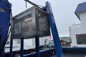 サムネイル: 平成19年　デュトロ２トン４段クレーンロングラジコン フックイン 塗装済み