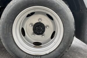 サムネイル: 平成19年　デュトロ２トン４段クレーンロングラジコン フックイン 塗装済み