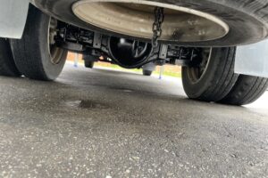 サムネイル: 平成19年　デュトロ２トン４段クレーンロングラジコン フックイン 塗装済み