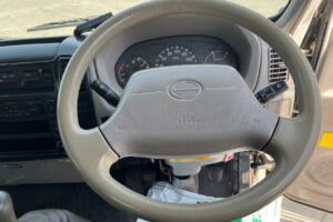 サムネイル: 平成18年　日野　デュトロ　2.65トン４段クレーンロング　フックイン・ラジコン・リヤジャッキ付（車検1年付）