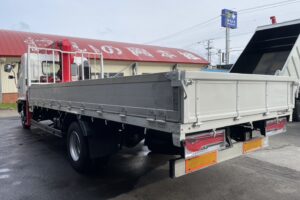 サムネイル: 平成19年　レンジャー４トン４段クレーンロングラジコン　ベッド付　アルミアオリ