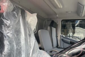 サムネイル: 平成19年　レンジャー４トン４段クレーンロングラジコン　ベッド付　アルミアオリ