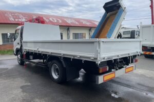 サムネイル: 平成20年　デュトロ3.5トン5段クレーンワイドロング ラジコン 荷台・クレーン・下廻り塗装済み