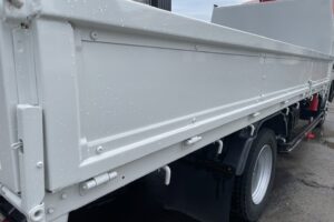 サムネイル: 平成20年　デュトロ3.5トン5段クレーンワイドロング ラジコン 荷台・クレーン・下廻り塗装済み