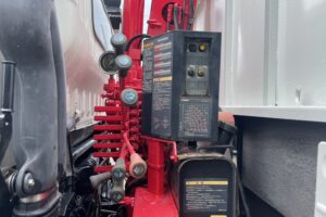 サムネイル: 平成20年　デュトロ3.5トン5段クレーンワイドロング ラジコン 荷台・クレーン・下廻り塗装済み