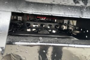 サムネイル: 平成20年　デュトロ3.5トン5段クレーンワイドロング ラジコン 荷台・クレーン・下廻り塗装済み