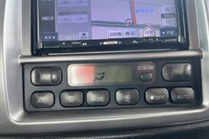 サムネイル: 平成25年　日野　レンジャー　４トン４段クレーン　ロングジャッキ・フックイン・ラジコン付（車検1年付）