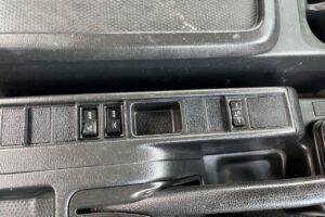 サムネイル: 平成25年　日野　レンジャー　４トン４段クレーン　ロングジャッキ・フックイン・ラジコン付（車検1年付）